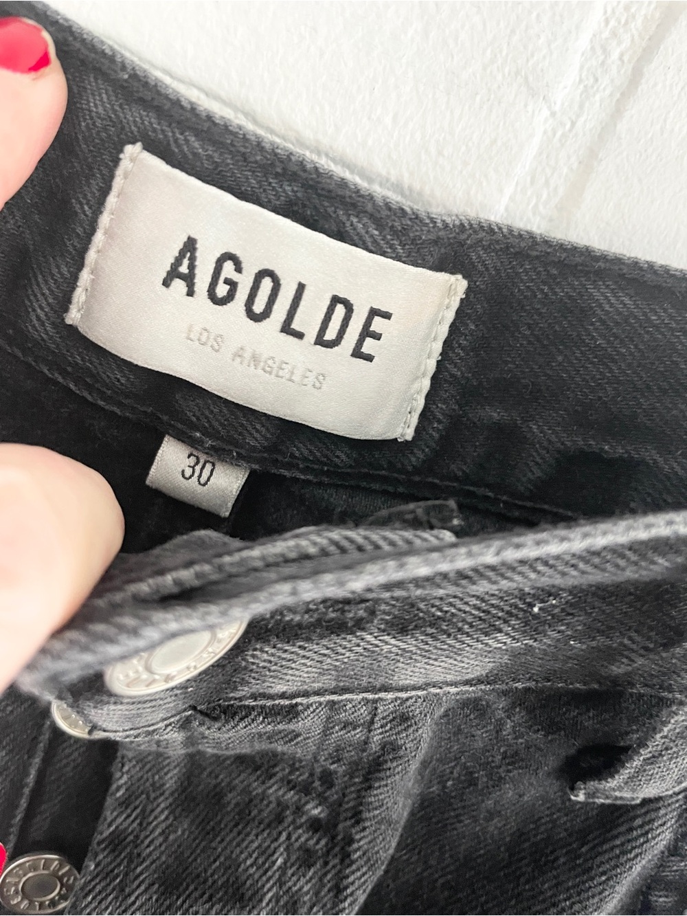 AGOLDE Dee Black Denim Shorts Raw Hem Side Slit Model Off Duty Sz 30 - Picture 4 of 16